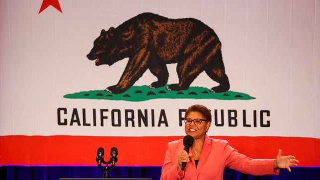 Who is Karen Bass, the new mayor of Los Angeles?