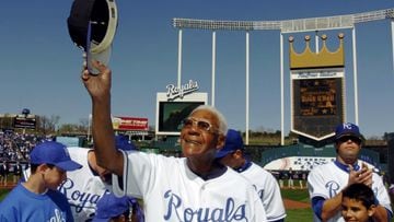 MLB to honor Negro Leagues today