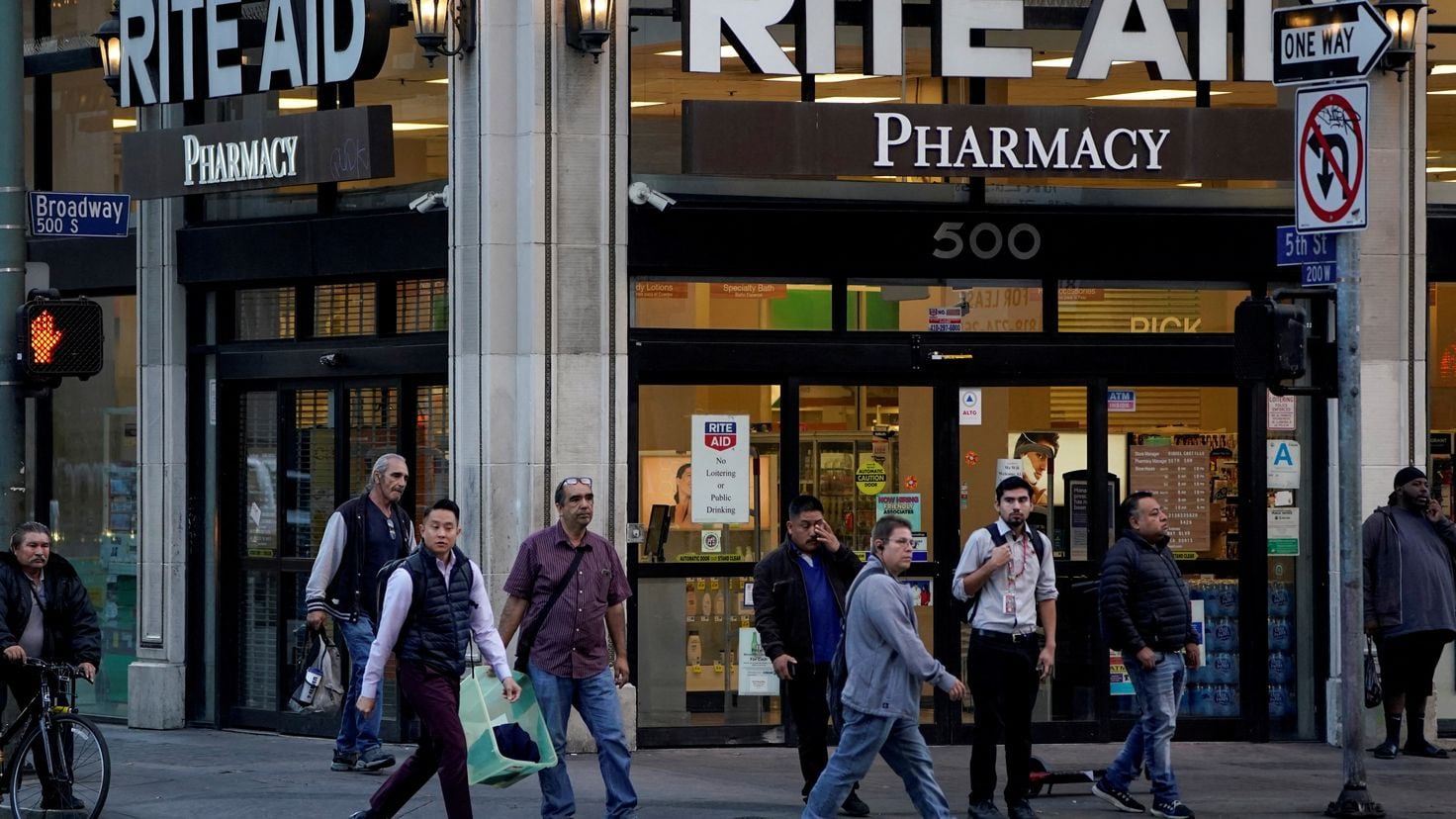 What retailers and store chains have announced closures in 2024? CVS