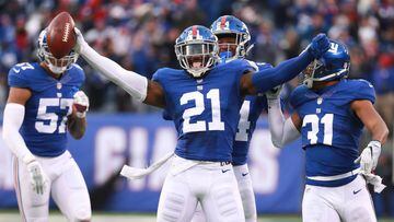 EAST RUTHERFORD, NJ - NOVEMBER 20: Landon Collins #21 of the New York Giants celebrates with teammates after an interception in the final minutes as they defeated the Chicago Bears 22-16 at MetLife Stadium on November 20, 2016 in East Rutherford, New Jersey.   Michael Reaves/Getty Images/AFP == FOR NEWSPAPERS, INTERNET, TELCOS &amp; TELEVISION USE ONLY ==
