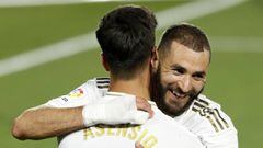Benzema y Asensio celebran un gol frente al Valencia.