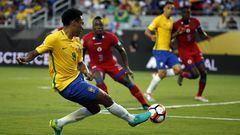  Brazil forward Jonas (9) passes the ball against the Haiti during the first half of the group play stage of the 2016 Copa America Centenario at Camping World Stadium.
