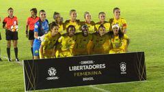 Jugadoras del Atl&eacute;tico Huila en la previa a un partido de la Copa Libertadores Femenina 2018