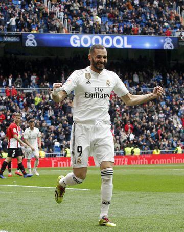 Reinforcements coming | Benzema can look forward to having support up top.