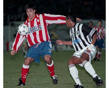 En 1997 el Atlético de Madrid fichó a este delantero desconocido, ya que solo había jugado en las Ligas de Corea y Japón. Jugó 14 partidos, marcó 6 goles y se fue cedido. Tiempo después se descubrió que el club había pagado 17 veces más.