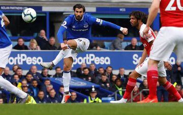 Everton's André Gomes in action against Arsenal