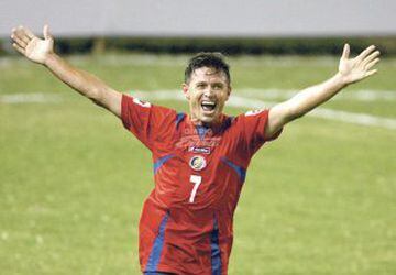 En el mismo año que firmó con los Reboceros de La Piedad, Fonseca se convirtió en un enemigo del tricolor al ser protagonista del 'Aztecazo' marcando el primer gol de los ticos en ese duelo.