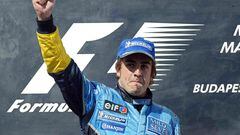 A pesar de que solo tenga una victoria en este circuito, fue una de las más importantes de su carrera. Fernando Alonso consiguió vencer en 2003 en Hungaroring con el equipo de Renault, convirtiéndose en el entonces el joven más ganador de un GP, liderando en todas las vueltas menos en la que entró a hacer su primera parada. Segundo quedó Kimi Raikkönen y tercero Juan Pablo Montoya. Fue la primera victoria en su carrera, ahí empezó todo. Dos años después comenzó su legado, ya que se proclamó campeón del mundo tanto en 2005 como en 2006. En lo que concierne al piloto español con este circuito, el asturiano no ha vuelto a ganar en Hungría, pero sí que logró una pole en 2009 y una vuelta rápida en 2017. El año pasado se coronó ganador de la carrera su compañero de equipo en Alpine, Esteban Ocon. Pero lo más vibrante de esa carrera fue vivir el duelo entre Alonso y Hamilton, donde el piloto español aguantó los ataques del británico, quien finalmente acabó segundo. El asturiano acabó quinto en esta carrera.