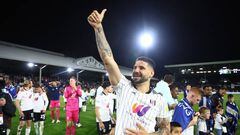 LONDON, ENGLAND - APRIL 19: Aleksandar Mitrovic of Fulham celebrates their side's promotion to the Premier League following victory the Sky Bet Championship match between Fulham and Preston North End at Craven Cottage on April 19, 2022 in London, England. (Photo by Clive Rose/Getty Images)
