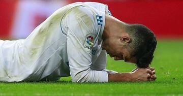 Cristiano Ronaldo of Real Madrid CF reacts as he fail to score during the La Liga match between Real Madrid CF and Real Betis Balompie at Estadio Santiago Bernabeu on September 20, 2017 in Madrid, Spain.