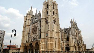 La Catedral de León es uno de los principales atractivos de la ciudad.