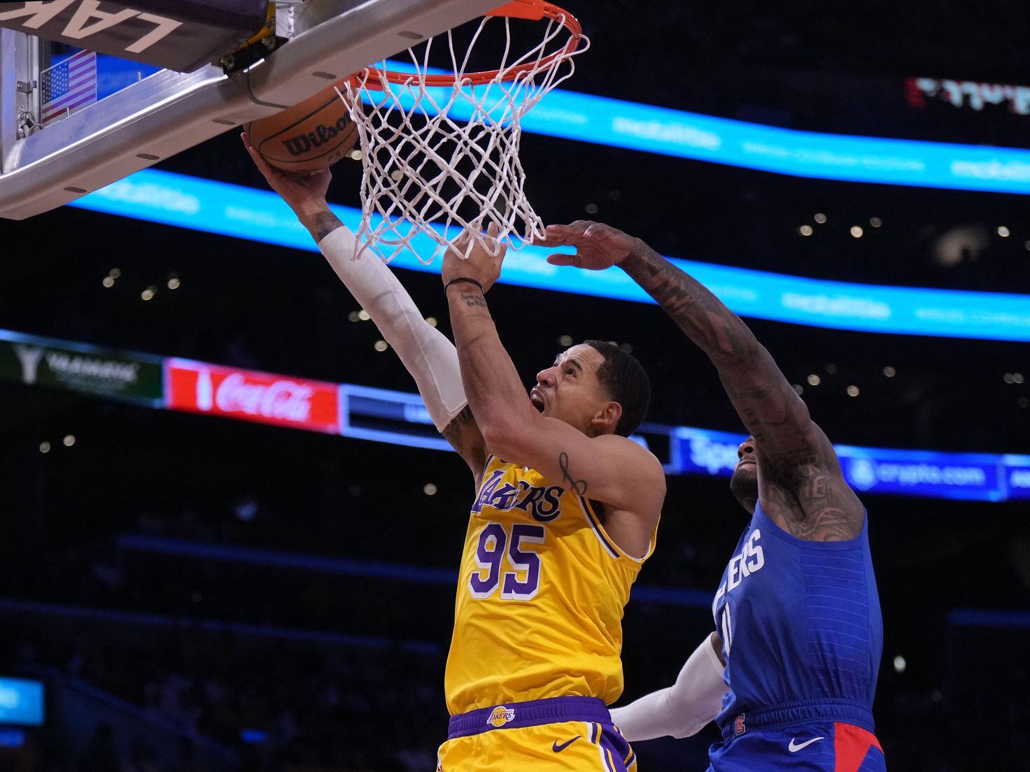 NBA: Clippers celebrate Leonard's return with victory over the Lakers