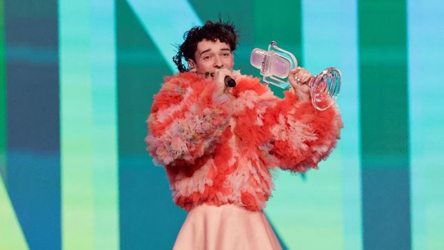 Nemo, el ganador de Eurovisión, rompe el micrófono de cristal