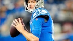 DETROIT, MICHIGAN - JANUARY 21: Jared Goff #16 of the Detroit Lions passes the ball against the Tampa Bay Buccaneers at Ford Field on January 21, 2024 in Detroit, Michigan.   Nic Antaya/Getty Images/AFP (Photo by Nic Antaya / GETTY IMAGES NORTH AMERICA / Getty Images via AFP)