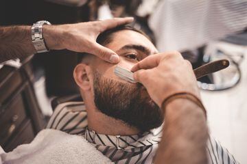 La xirofobia es una fobia muy específica; el miedo patológico a las navajas barberas. Este trastorno implica la existencia de un miedo injustificado, anormal y persistente a las navajas que se emplean para cortar la barba.