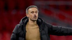 Spain boss Luis Enrique defends striker-less system in Swiss draw