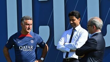 PARIS, FRANCE - JULY 05: Newly appointed coach Christophe Galtier speaks President Nasser Al Khelaifi and football adviser Luis Campos during the training of Paris Saint-Germain on July 05, 2022 in Paris, France. (Photo by Aurelien Meunier - PSG/PSG via Getty Images)
