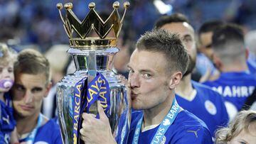 Vardy turns down Arsenal to agree new Leicester deal