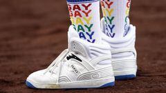 LOS ANGELES, CALIFORNIA - JUNE 03: The white basket high-top Gucci sneakers of Jojo Siwa before a game between the New York Mets and the Los Angeles Dodgers on LGBTQ+ Pride Night at Dodger Stadium on June 03, 2022 in Los Angeles, California.   Ronald Martinez/Getty Images/AFP
== FOR NEWSPAPERS, INTERNET, TELCOS & TELEVISION USE ONLY ==
