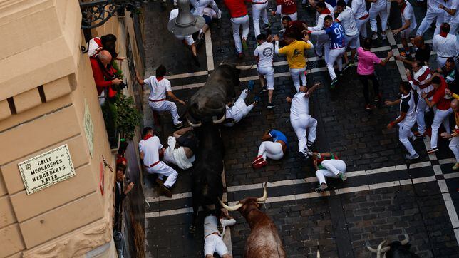 ¿Cuánto cuesta alquilar un balcón para ver las fiestas y los encierros de San Fermín?