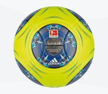 Balón para la temporada de invierno en la Bundesliga de Alemania en 2014