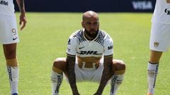 'Chucky' Lozano salió expulsado ante la Fiorentina