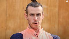 La entrevista más surrealista de Bale: del ovni que vio a por qué volvería al pasado