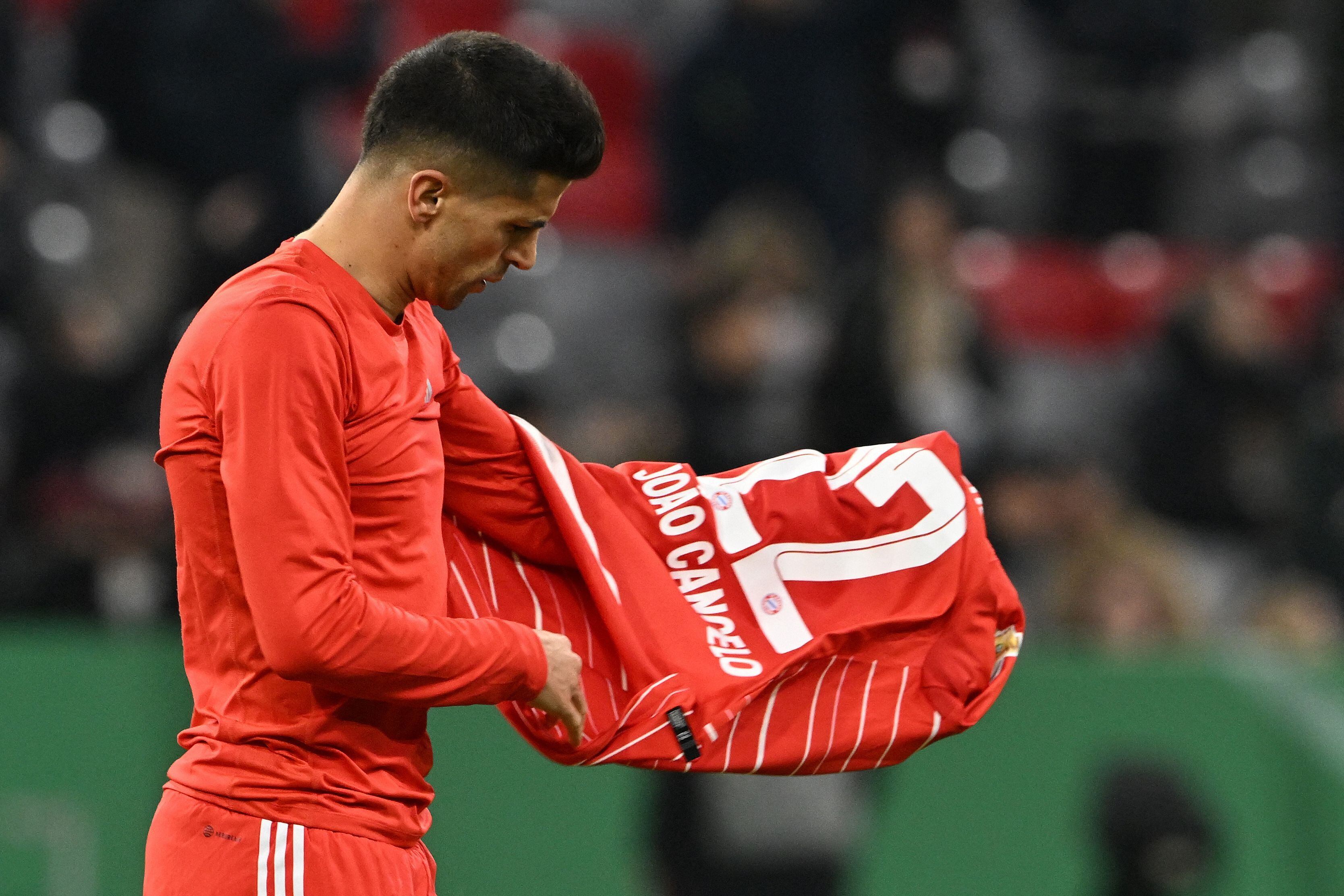 Joao Cancelo durante un encuentro con el Bayern Múnich