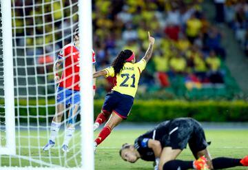 Liana Salazar celebra un gol ante Chile.