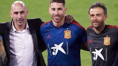 SEVILLE, SPAIN - OCTOBER 14: Luis Enrique Martinez (R) pose on next to Luis Manuel Rubiales (L), President of Spanish Royal Football Federation (RFEF) and <a href="https://en.as.com/tag/sergio_ramos/a/" target="_blank">Sergio Ramos</a> (C) of Spain during