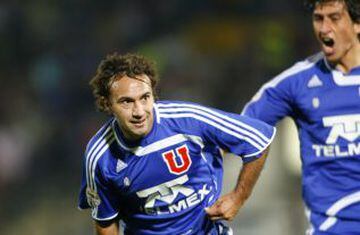 Leonardo Más llega a la U en 2008, proveniente de Huachipato. En los azules, no pudo repetir lo hecho en Talcahuano, por lo que a final de temporada fue cesado del club debido a las pocas oportunidades que tuvo para jugar.  En la actualidad, se desarrolla como gerente deportivo de Deportes Iquique.