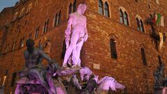 La Fuente de Neptuno de Florencia luce de color rosa a 100 d&iacute;as del inicio de la edici&oacute;n centenaria del Giro de Italia.