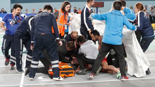 Susto monumental de Llopis tras una tremenda caída 