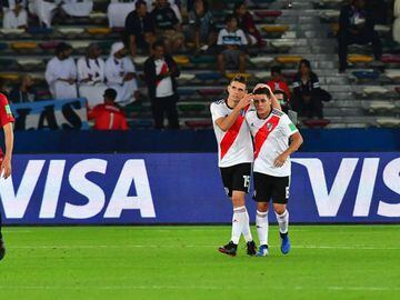 Argentina&#039;s River Plate Colombian Rafael Santos Borre (C) celebrates his goal during their match for third place in the FIFA Club World Cup football competition at the Zayed Sports City Stadium in Abu Dhabi, the capital of the United Arab Emirates, on December 22, 2018. (Photo by Giuseppe CACACE / AFP)