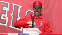 ELAU5044. Anaheim (United States), 24/03/2019.- Angels manager Brad Ausmus attends a press conference for the signature of Mike Trout&#039;s 430 million dollars contract with the Angels at the Angel Stadium in Anaheim, California, USA, 24 March 2019. Mike Trout extends for 12 years his contract. (Estados Unidos) EFE/EPA/ETIENNE LAURENT