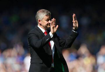 Ole Gunnar Solskjaer acknowledges the travelling fans as he apologises after the Everton debacle.
