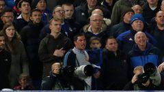 El Everton expulsa de por vida al hincha que agredió a Anthony Lopes con su hijo en brazos