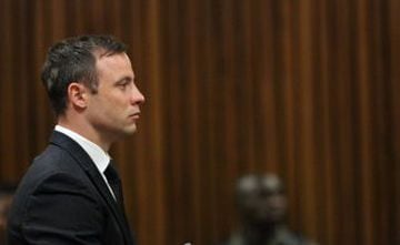 Oscar Pistorius fue condenado a cinco años de cárcel por el asesinato de su novia.