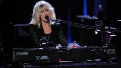 Honoree Christine McVie of the group Fleetwood Mac performs during the 2018 MusiCares Person of the Year show honoring Fleetwood Mac at Radio City Music Hall in Manhattan, New York, U.S., January 26, 2018.  REUTERS/Andrew Kelly/File Photo