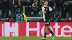 TURIN, ITALY - NOVEMBER 26:  Paulo Dybala of Juventus celebrates after scoring the opening goal during the UEFA Champions League group D match between Juventus and Atletico Madrid at Allianz Stadium on November 26, 2019 in Turin, Italy.  (Photo by Emilio 