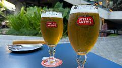 Un bar de Santiago de Chile ideó una creativa medida para que no se lleven sus vasos de cerveza