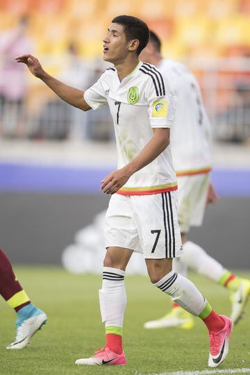 Antuna es el único jugador mexicano convocado al torneo juvenil que milita en el extranjero. Aunque no tuvo mucha actividad con el equipo holandés en la Eredivisie, tuvo minutos en su club Sub-21. El extremo por derecha será de los referentes en zona de ataque.