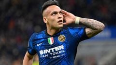 MILAN, ITALY - APRIL 19:  Lautaro Martinez of FC Internazionale Milano celebrates a second goal during the Coppa Italia Semi Final 2nd Leg match between FC Internazionale v AC Milan at Giuseppe Meazza Stadium on April 19, 2022 in Milan, Italy. (Photo by Stefano Guidi/Getty Images)