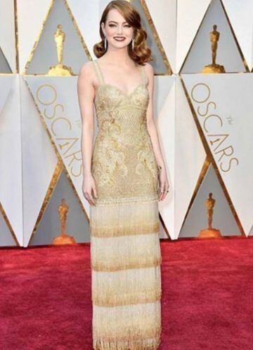 Emma Stone en los Premios Oscar de 2017, edición en la que fue galardonada como mejor actriz por su papel en "La La Land", con un vestido de Givenchy