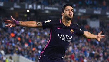 BARCELONA, SPAIN - APRIL 29:  Luis Suarez of FC Barcelona celebrates after scoring the opening goal during the La Liga match between RCD Espanyol and FC Barcelona at the RCDE Stadium on April 29, 2017 in Barcelona, Spaain.  (Photo by David Ramos/Getty Ima