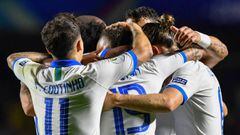 Brazil&#039;s Everton (C) celebrates with teammates after scoring against Bolivia during their Copa America football tournament group match at the Cicero Pompeu de Toledo Stadium, also known as Morumbi, in Sao Paulo, Brazil, on June 14, 2019. (Photo by Ne