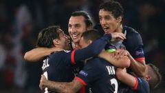 Los jugadores del PSG celebran uno de los goles de Ibrahimovic.