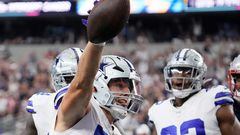 ARLINGTON, TEXAS - OCTOBER 01: Leighton Vander Esch #55 of the Dallas Cowboys celebrates after returning a fumble for a touchdown during the second quarter against the New England Patriots at AT&T Stadium on October 01, 2023 in Arlington, Texas.   Sam Hodde/Getty Images/AFP (Photo by Sam Hodde / GETTY IMAGES NORTH AMERICA / Getty Images via AFP)