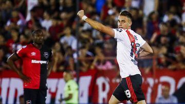 ROSARIO, ARGENTINA - NOVEMBER 30: Rafael Santos Borre of River Plate celebrates after scoring his team&#039;s second during a match between Newell&#039;s Old Boys and River Plate as part of Superliga 2019/20 at Marcelo Bielsa Stadium on November 30, 2019 