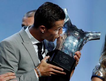 Cristiano Ronaldo ganó el premio UEFA al mejor jugador.